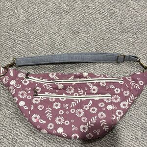 Women’s belt bag